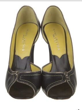 Marc Jacobs Leather D'Orsay Pumps size 36
